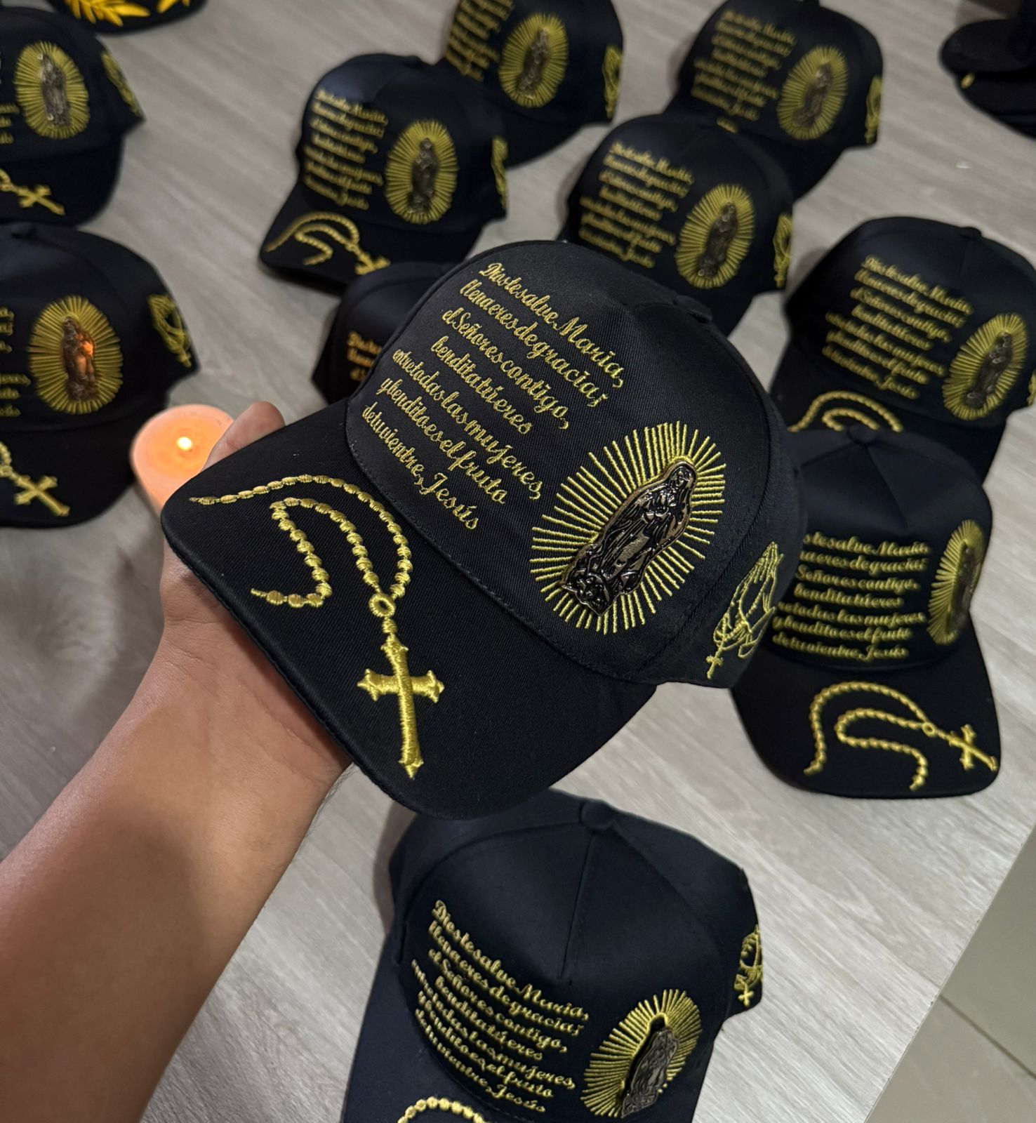 Gorra Virgen Oracion - Image 3